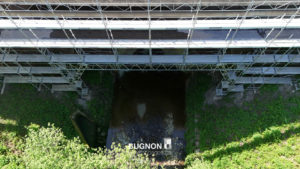 Route avec vue aérienne du pont de Gérignoz en rénovation