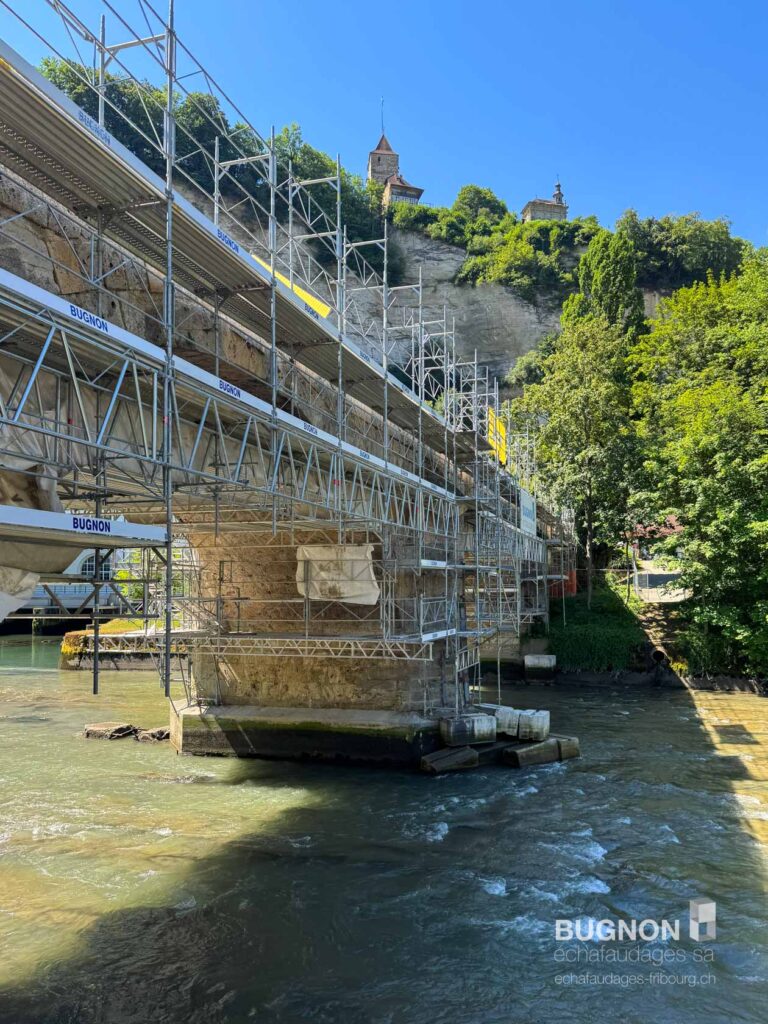 Échafaudage spécial du Pont du Milieu