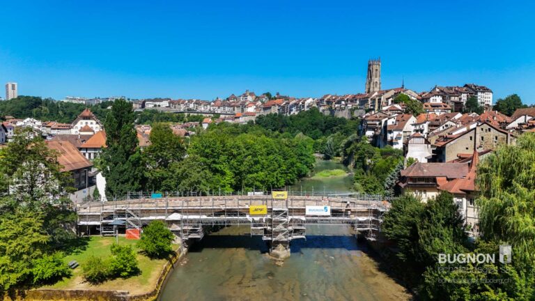 Pont du Milieu et vieille ville de Fribourg